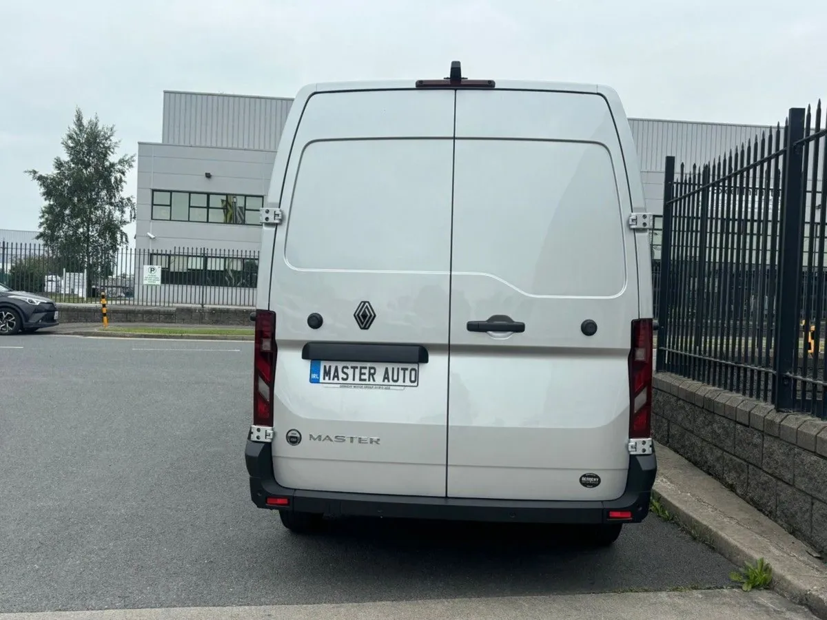Renault Master Lm35 170HP Auto Start L3h2 - Image 4