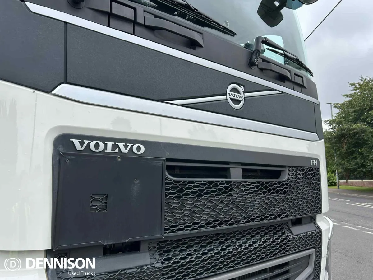 Volvo FH500 6x2 Globetrotter (2020) For Sale - Image 4
