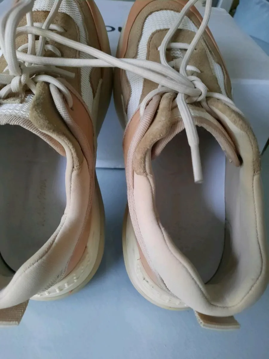 And other stories runners - Image 4