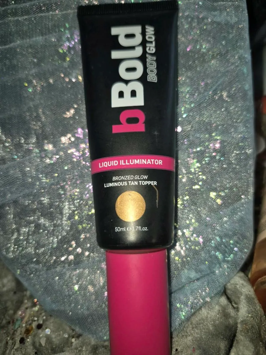 Makeup - Image 1