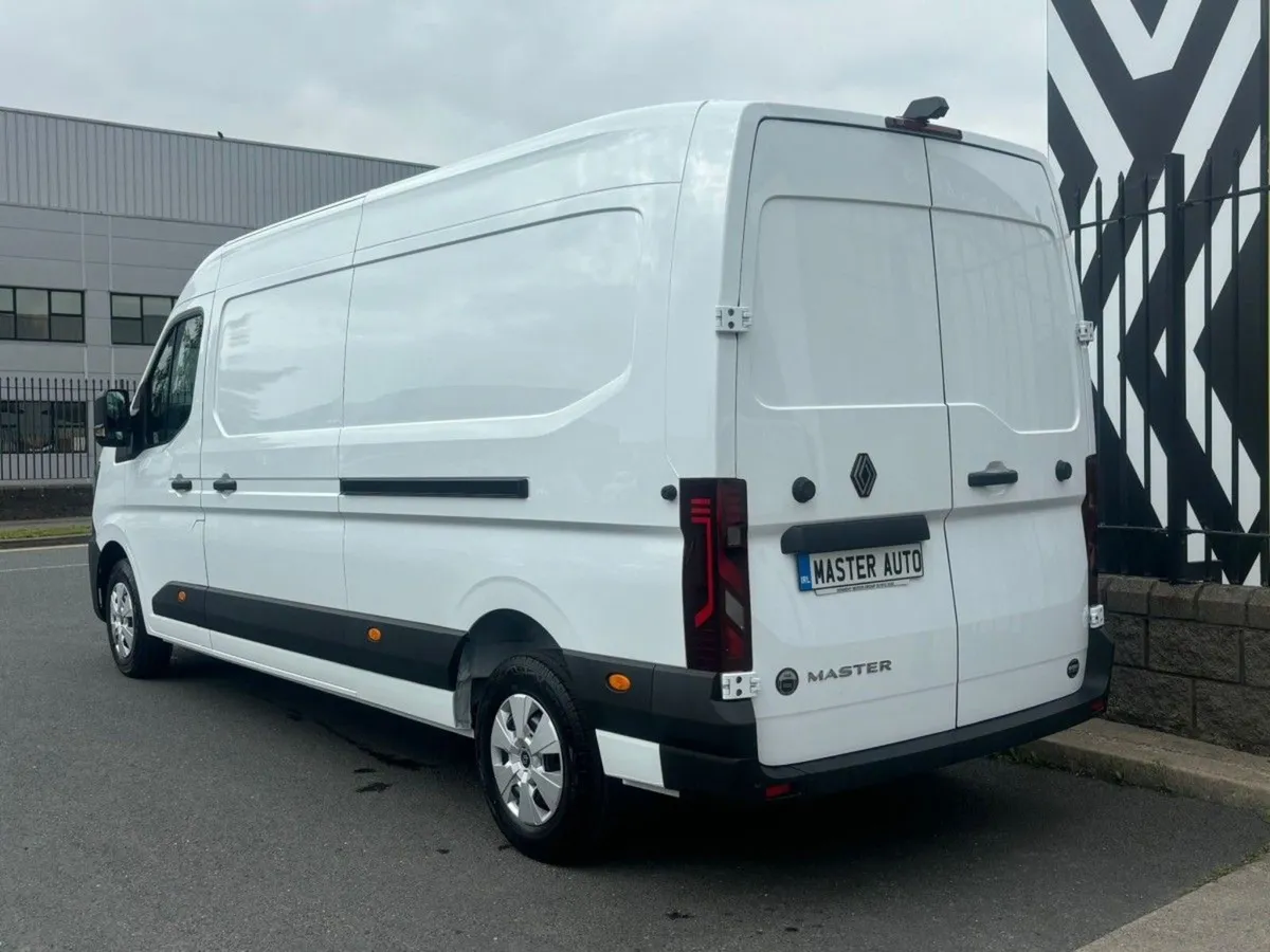 Renault Master FWD Lm35 170hp Advance Auto - Image 3