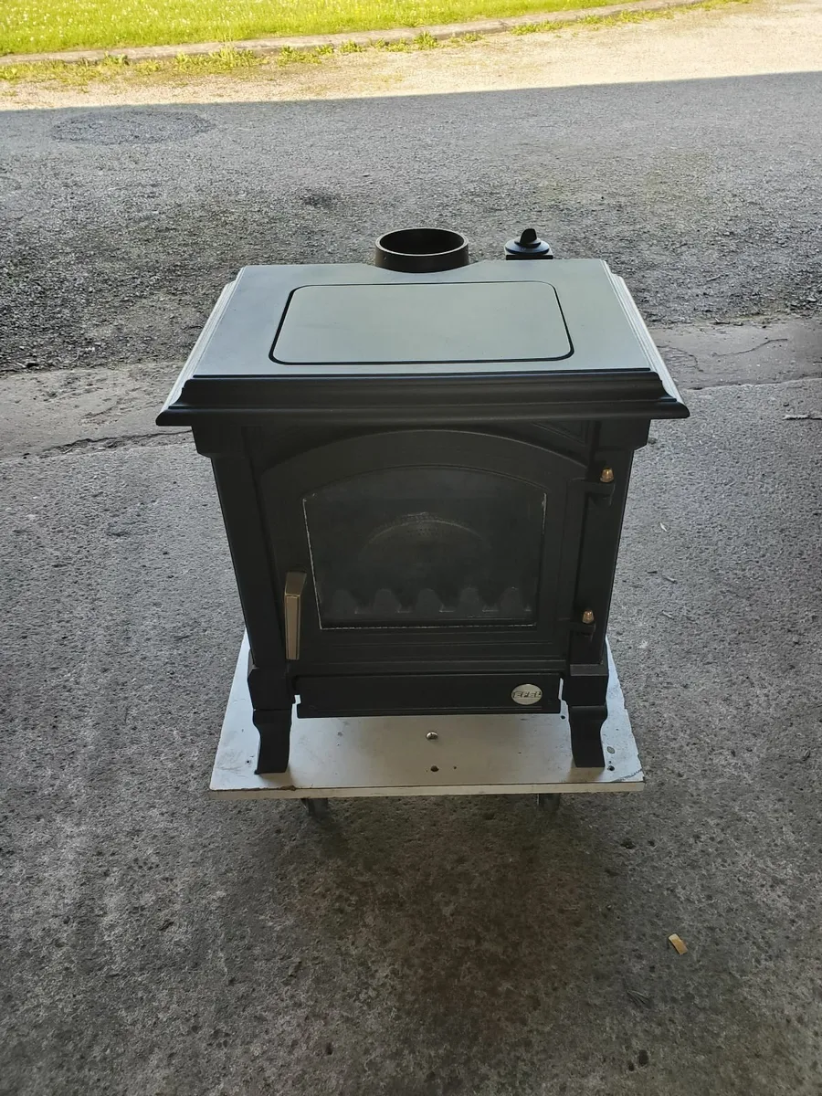 Small 5kw Oil stove Fully refurbished . - Image 2