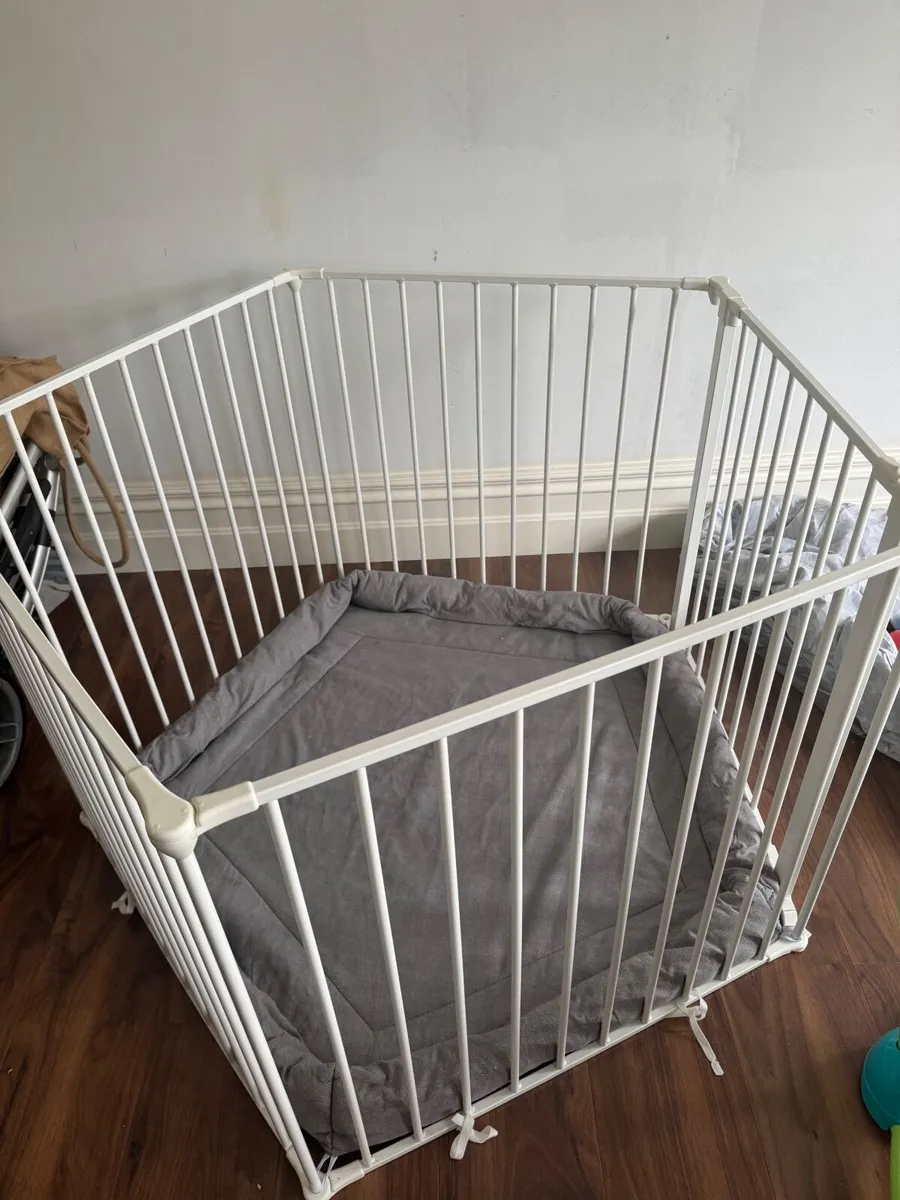 Baby playpen - Image 3