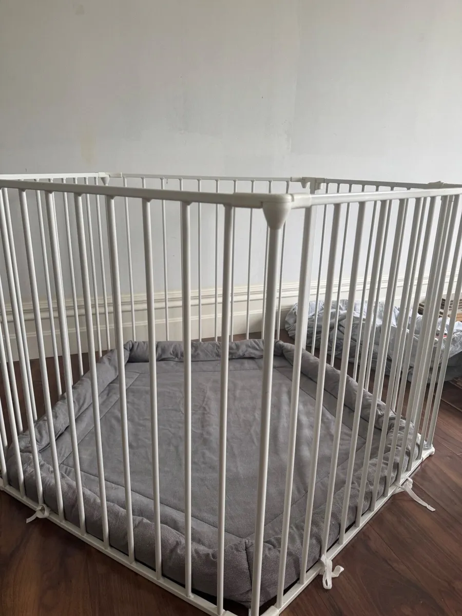 Baby playpen - Image 4