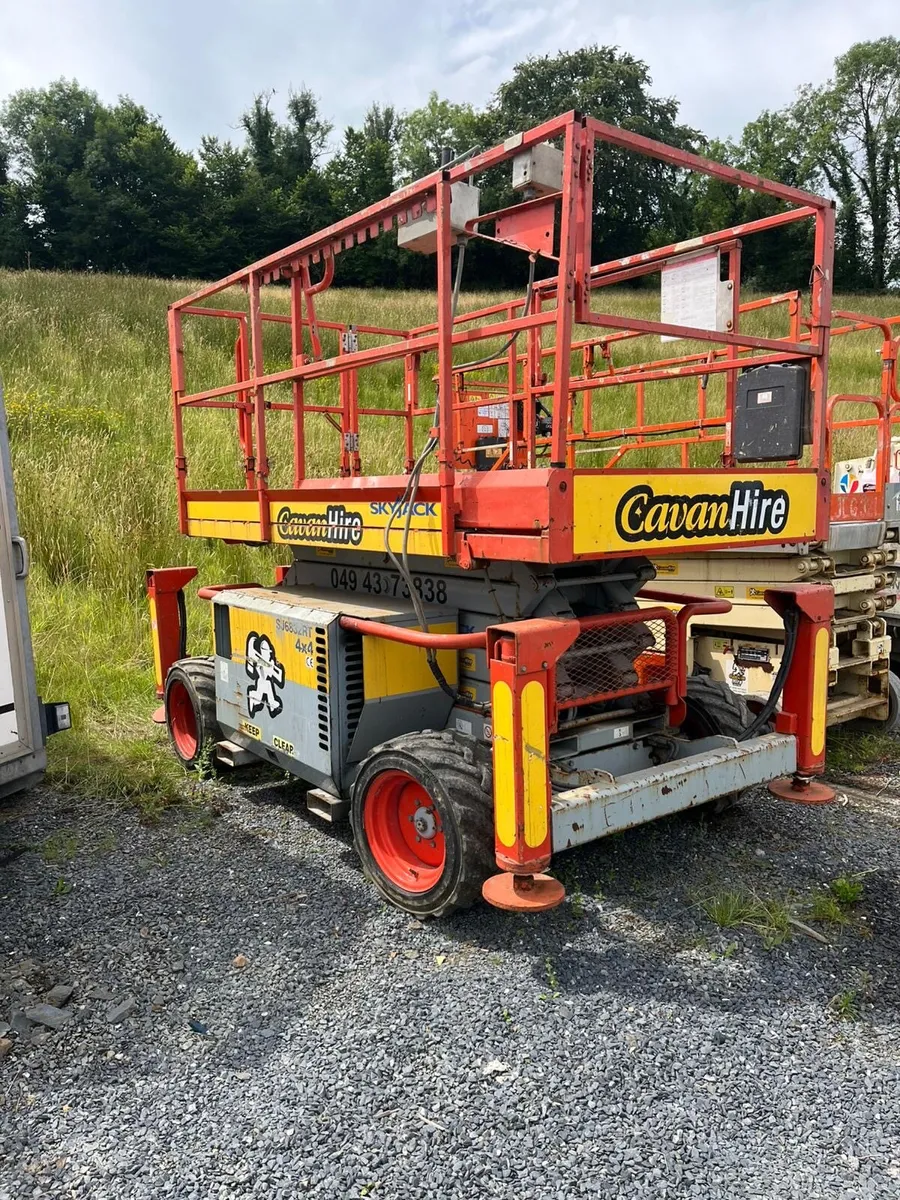 Scissor lift - Image 1