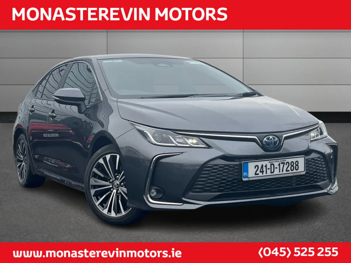 Toyota Corolla LUNA SPORT SALOON 4DR - SAT NAV / H - Image 3