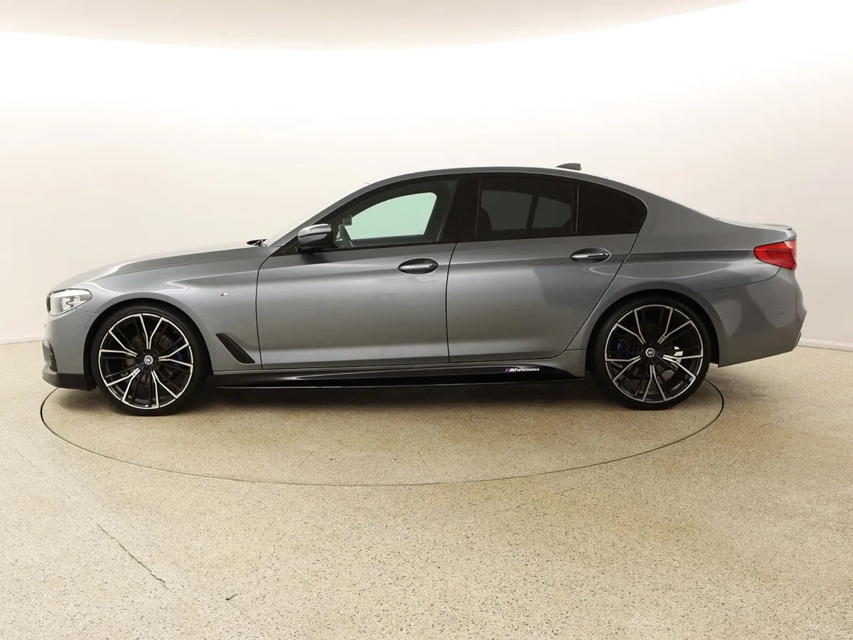 2017 BMW 520D M-SPORT 190 BHP G30 M-PERFORMANCE - Image 4