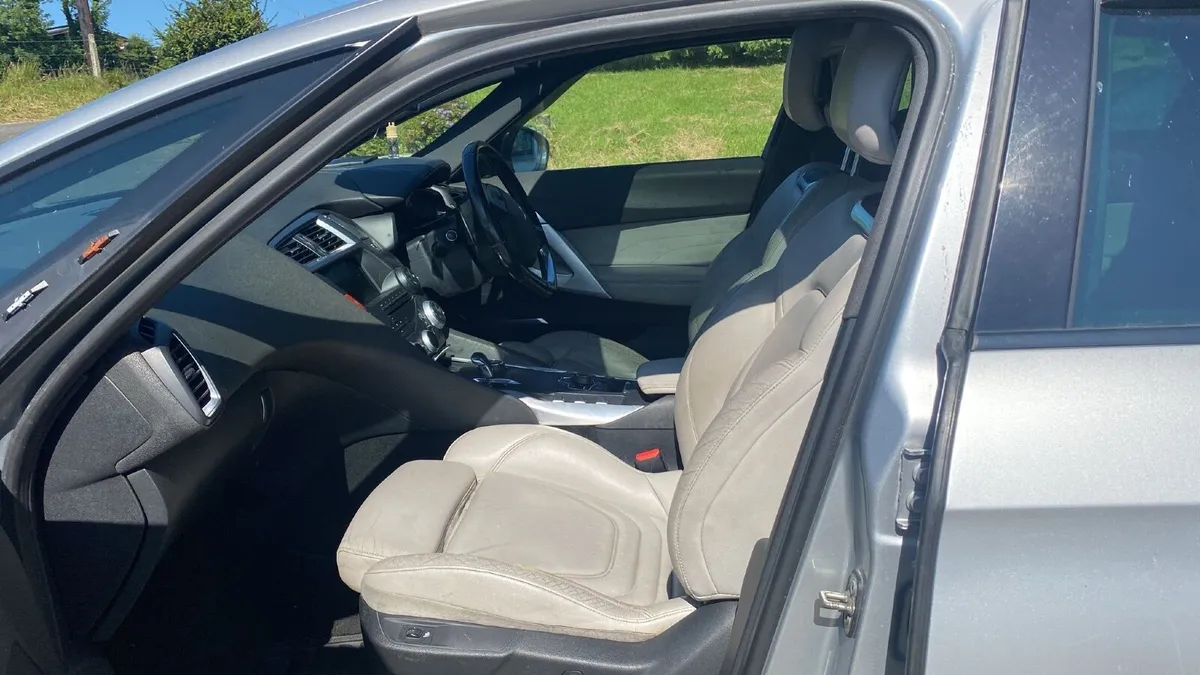 Citroen DS 5 2012 - Image 2