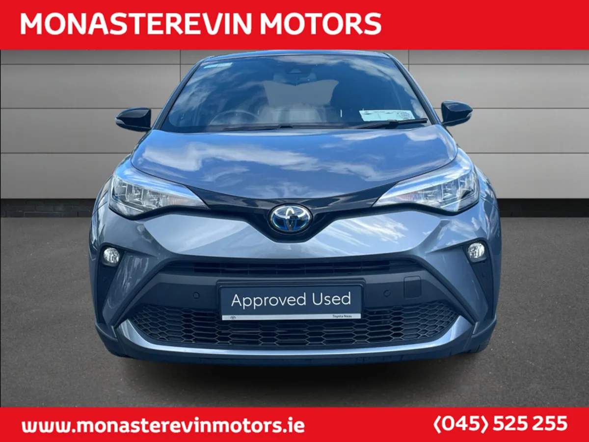 Toyota C-HR HYBRID 4DR - SAT NAV / HEATED SEATS - Image 4