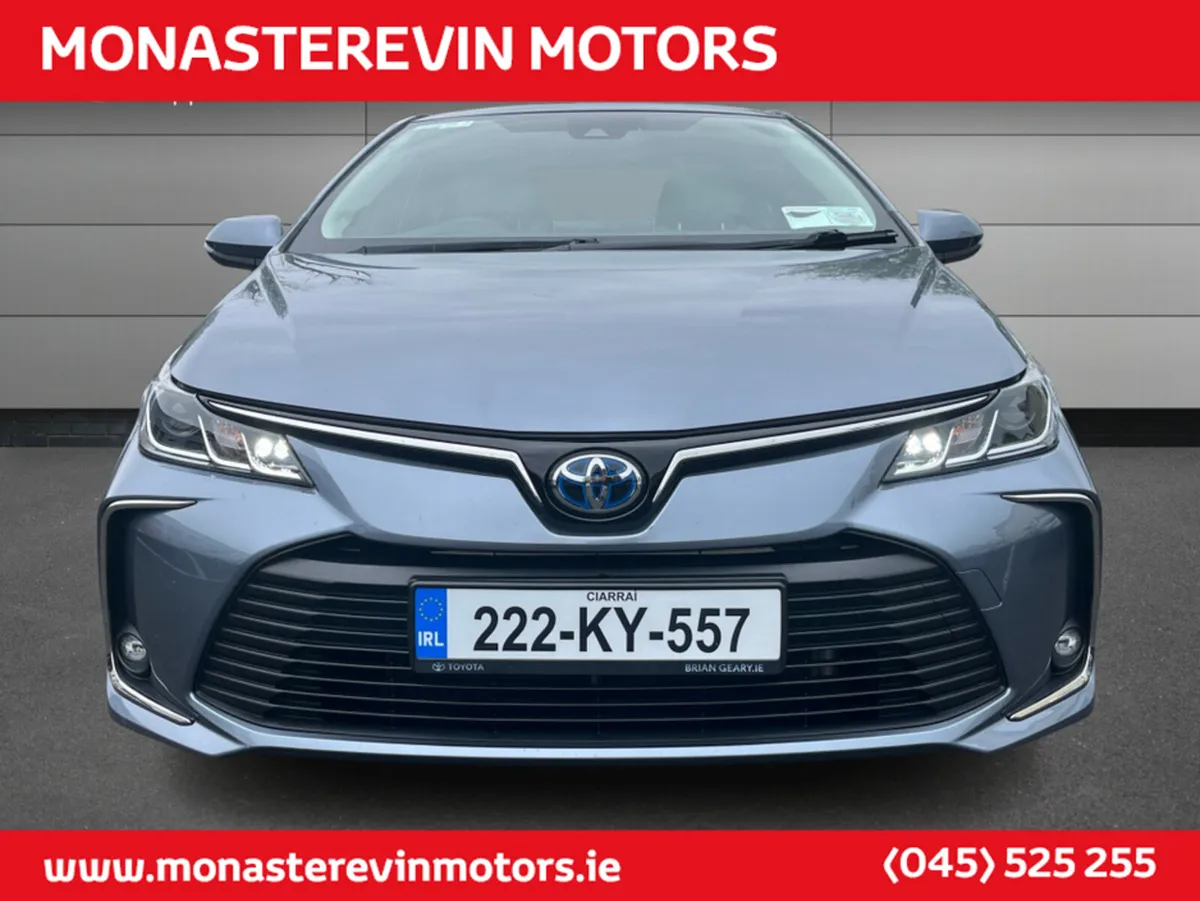 Toyota Corolla HYBRID LUNA SPORT 4DR - LOW MILEAGE - Image 4