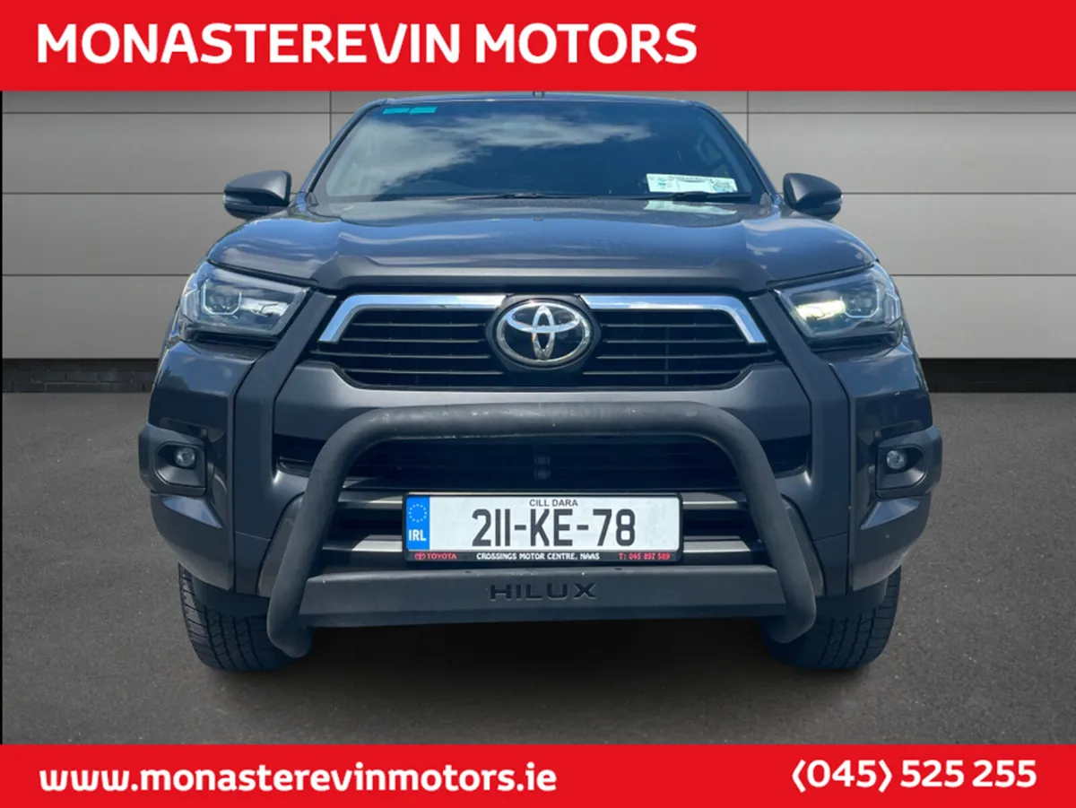 Toyota Hilux 2.8 INVINCIBLE AUTO 4DR A - SAT NAV I - Image 4