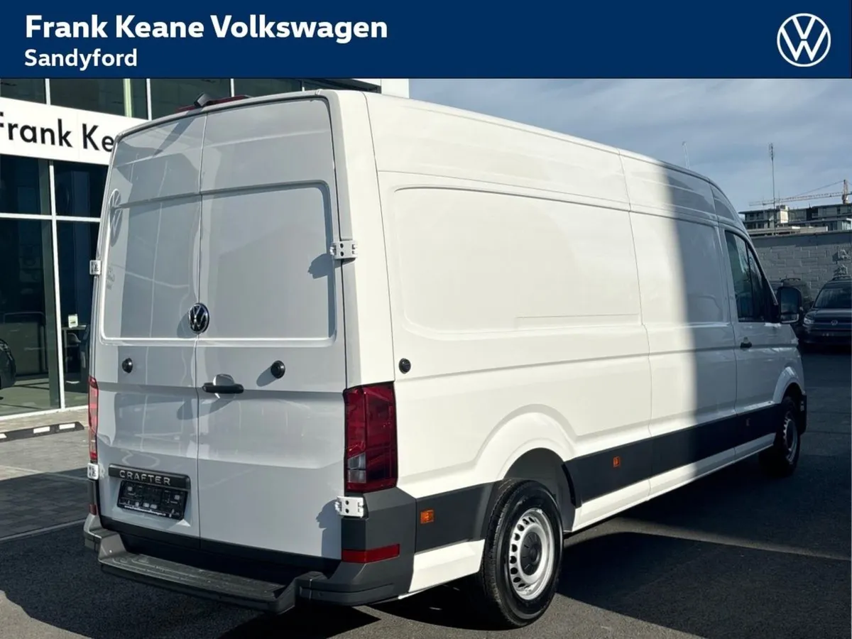 Volkswagen Crafter Highline LWB 140BHP M6F  apple - Image 3