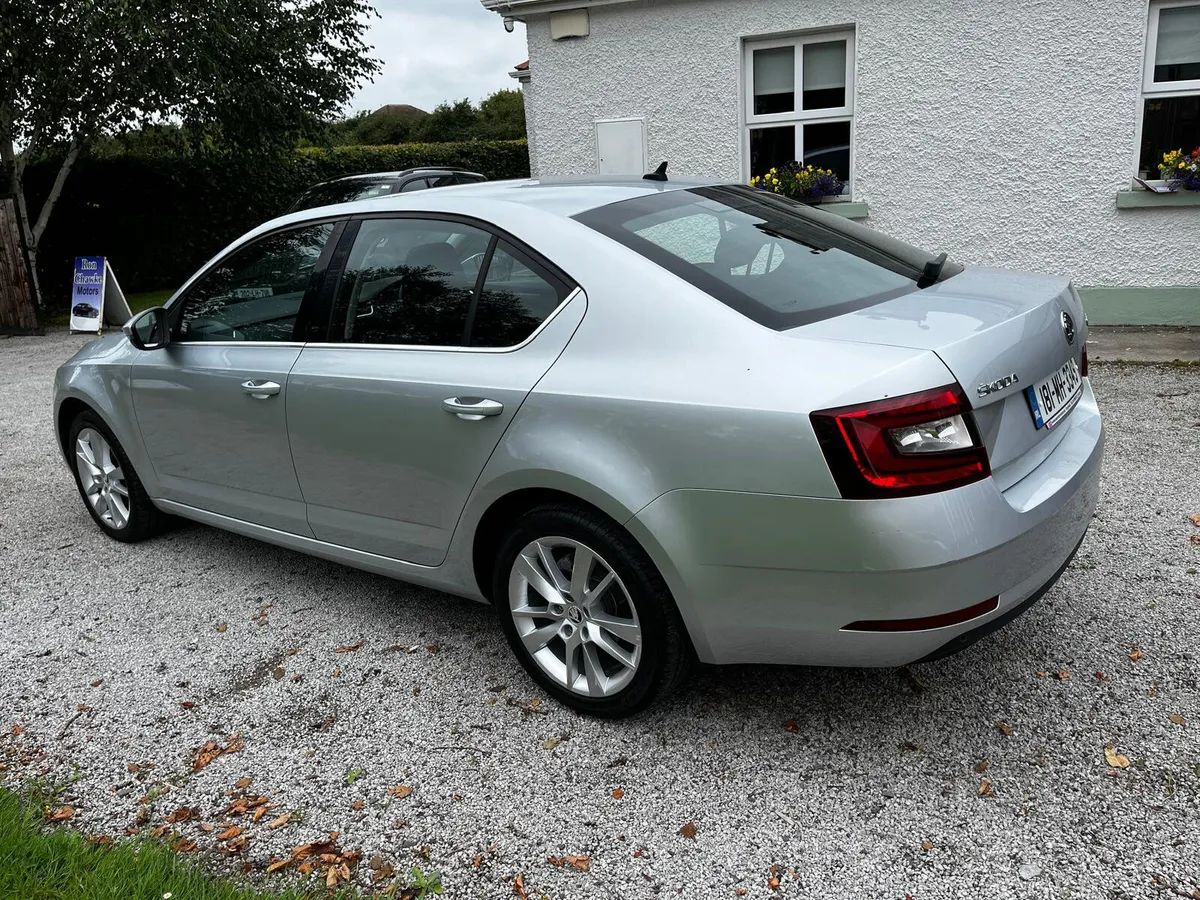Skoda Octavia Style Model 1.6TDI - Image 4