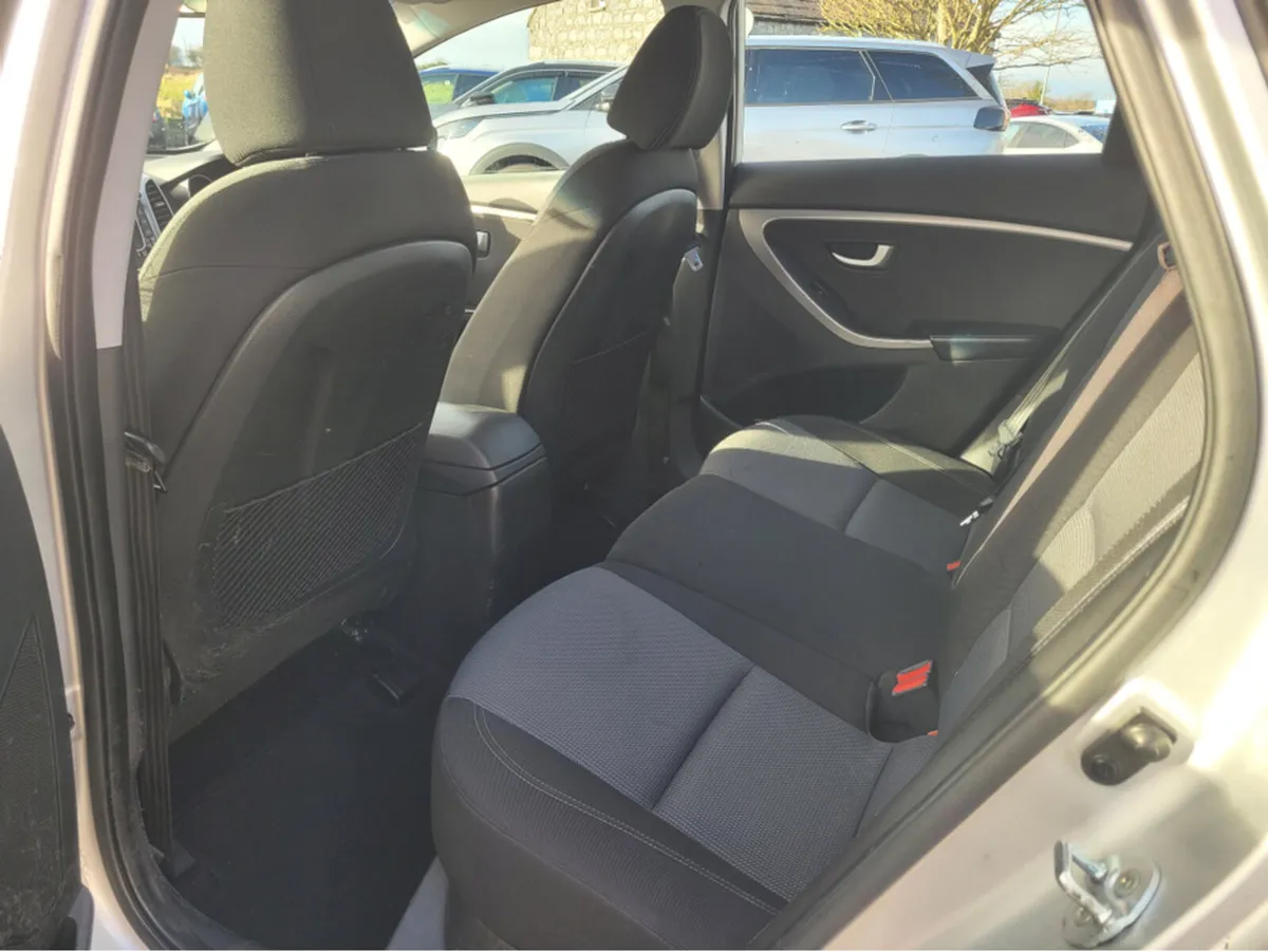 Hyundai i30 SE BLUE DRIVE 5DR - Image 3