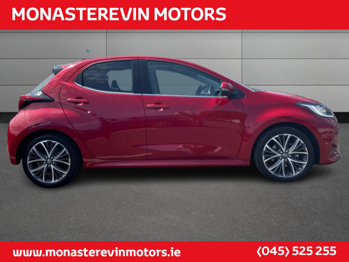 Toyota Yaris 1.5 PLATINUM - EXTENDABLE WARRANTY AV - Image 4