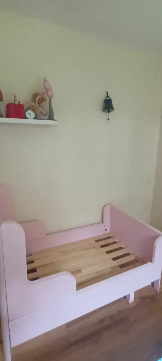Toddler bed - Image 1