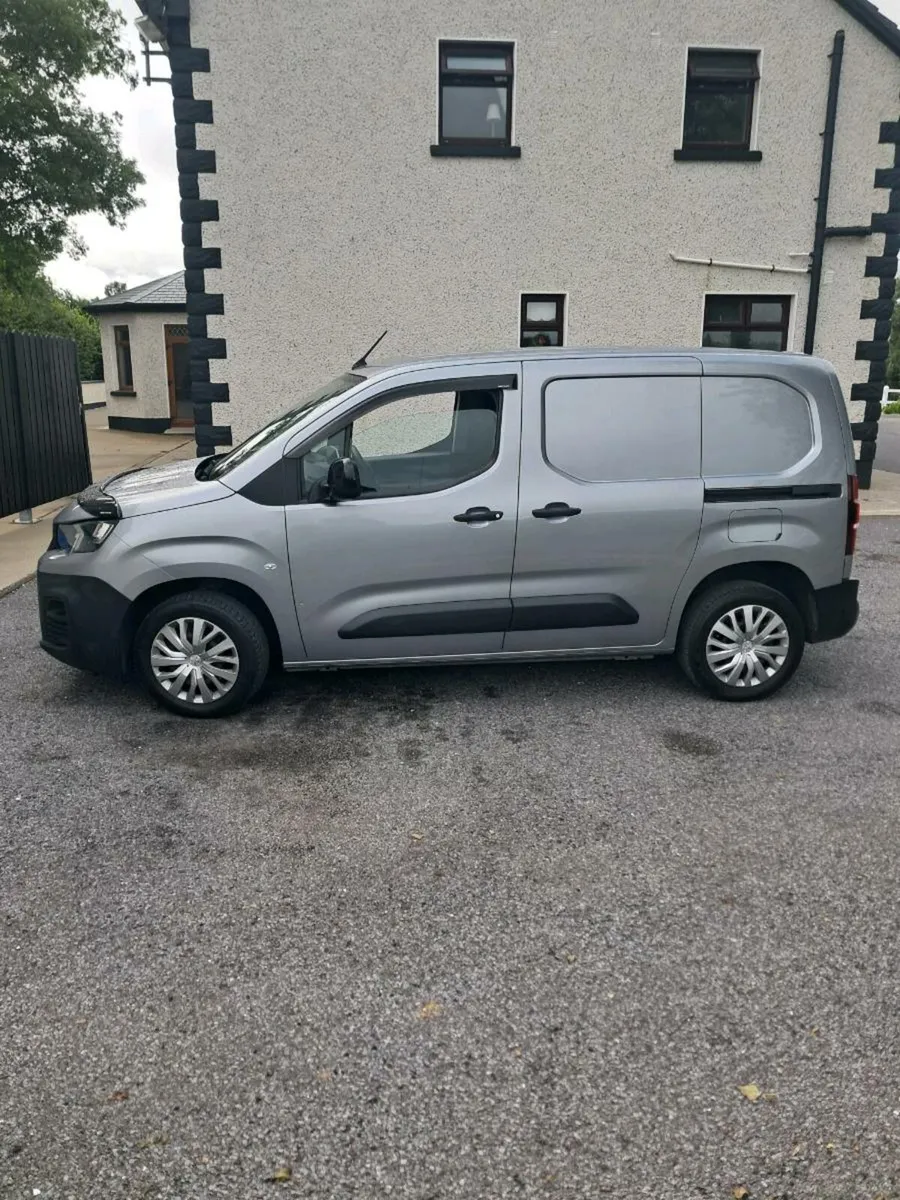 Van for sale - Image 3