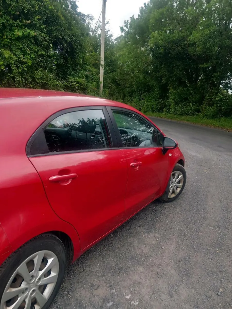 Kia Rio Car - Image 4