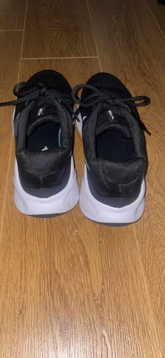 Nike Mens running shoes size 11 UK - Image 2