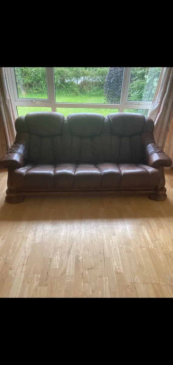 3 piece setee - Image 1