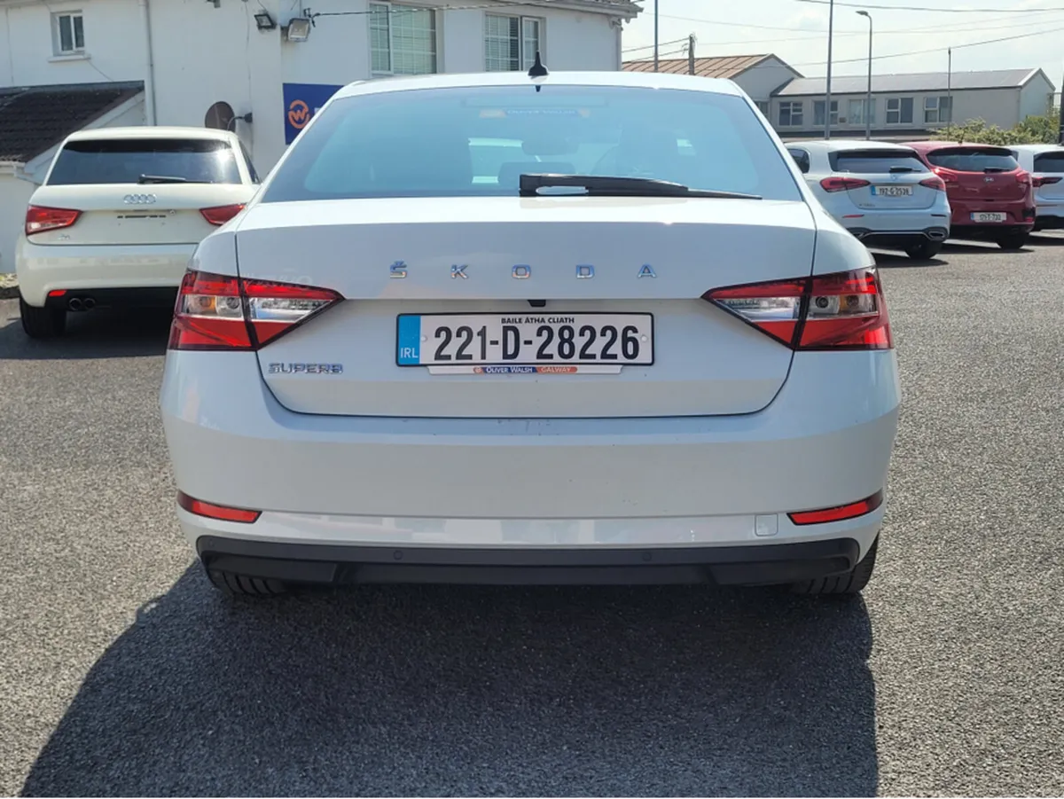 Skoda Superb STYLE 2.0 TDI 122BHP DSG 5DR - Image 4