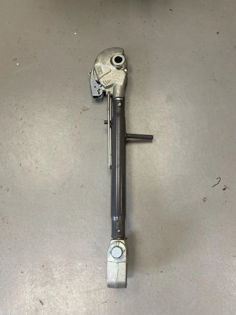 Massey Ferguson 6s and 7s top links - Image 2