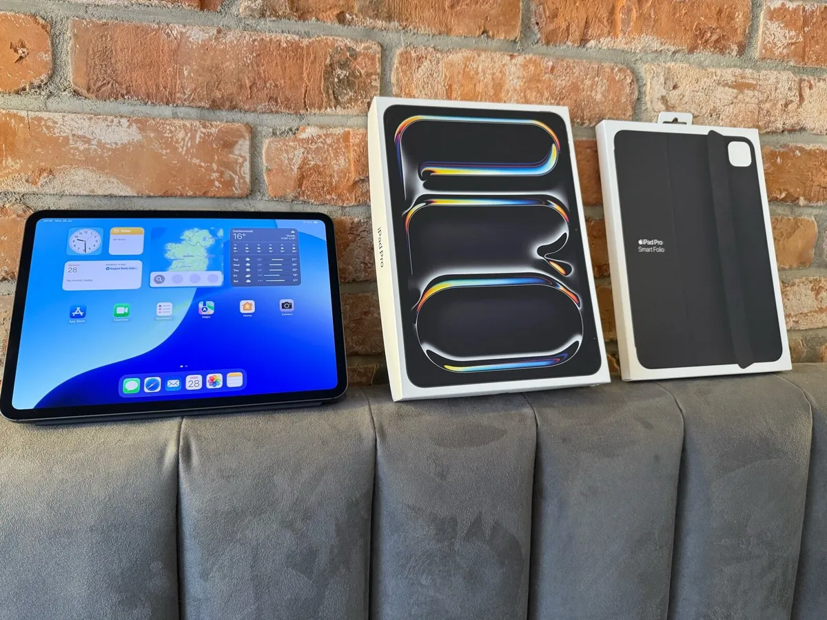 iPad Pro 11 Inch ( WiFi & Cellular ) - Image 1