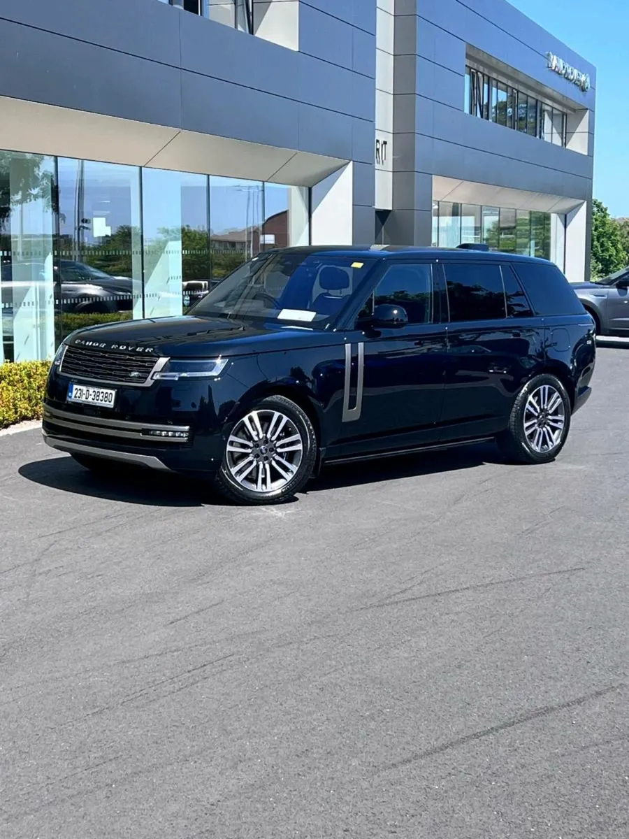 2023 RANGE ROVER P440e PLUG IN  HYBRID LWB - Image 1