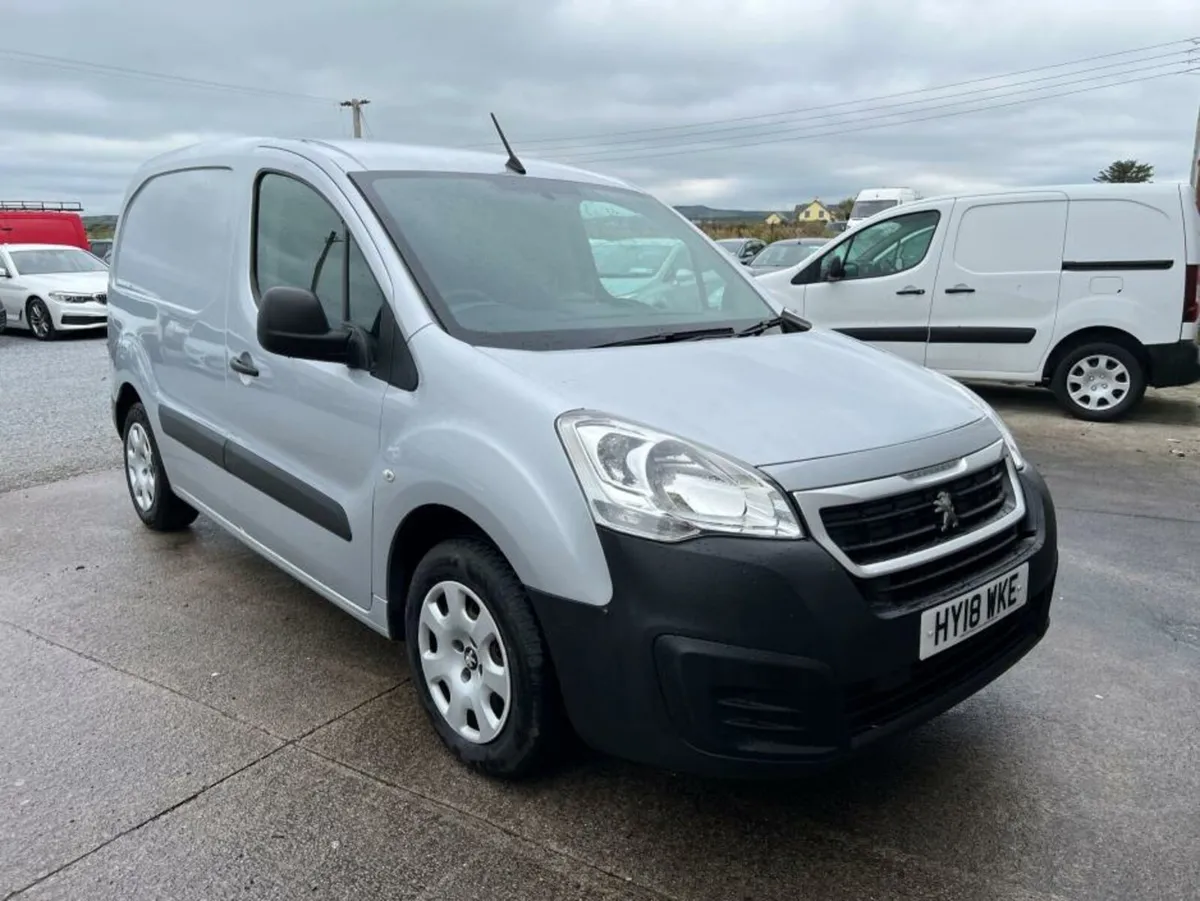 Peugeot Partner TEPEE ACTIVE B-HD - Image 1