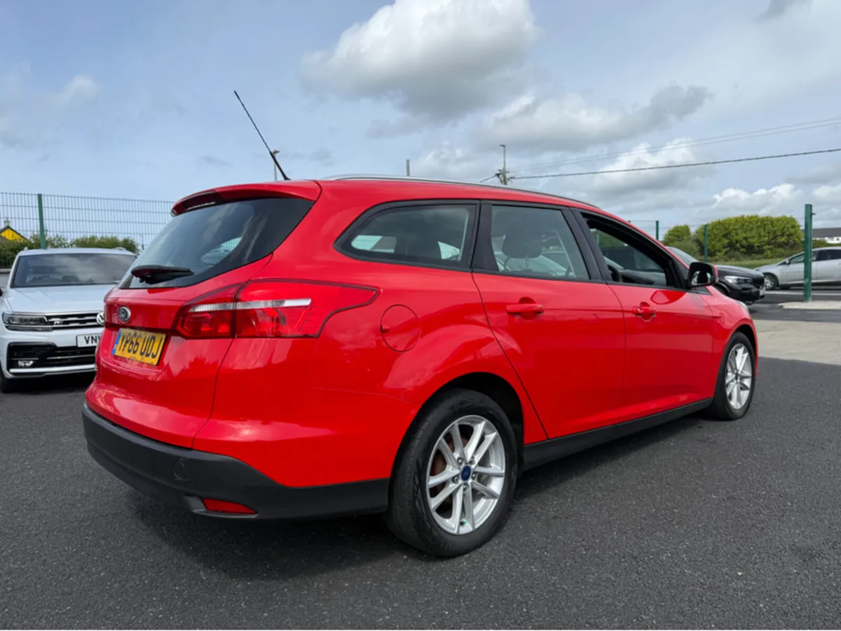 Ford Focus STYLE TDCI - Image 4