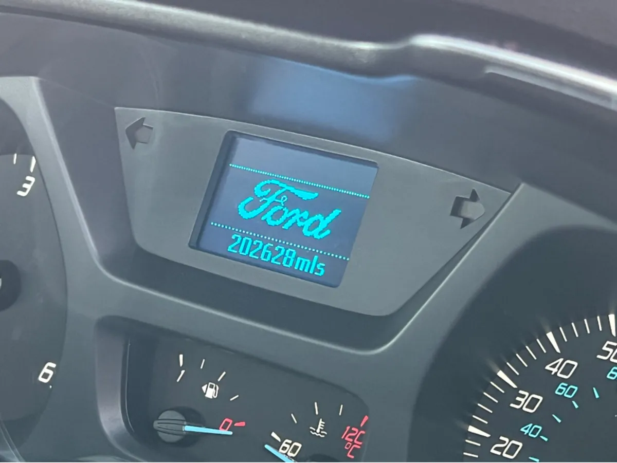 Ford Transit 350 2.2 TDCI 155PS L4 X XLWB - Image 4