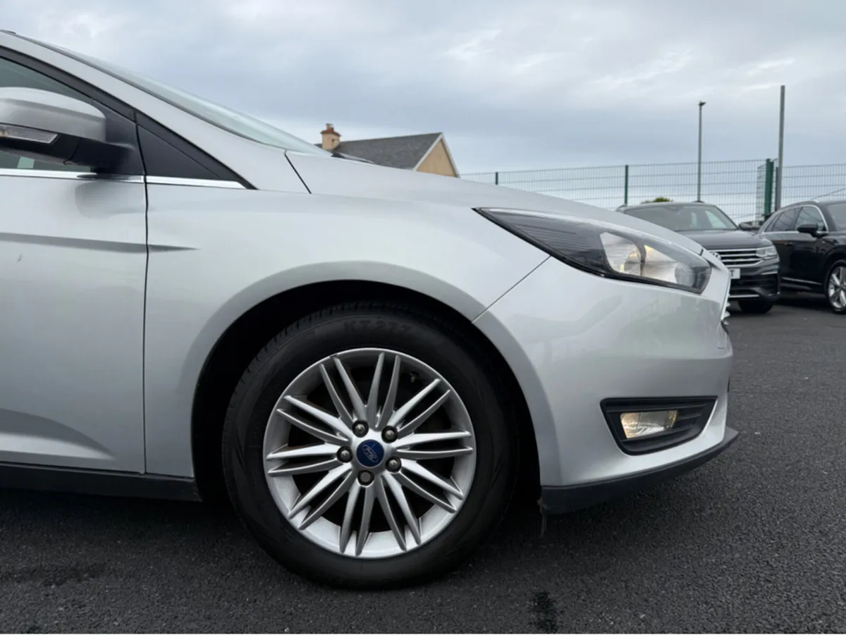 Ford Focus ZETEC EDITION TDCI - Image 2