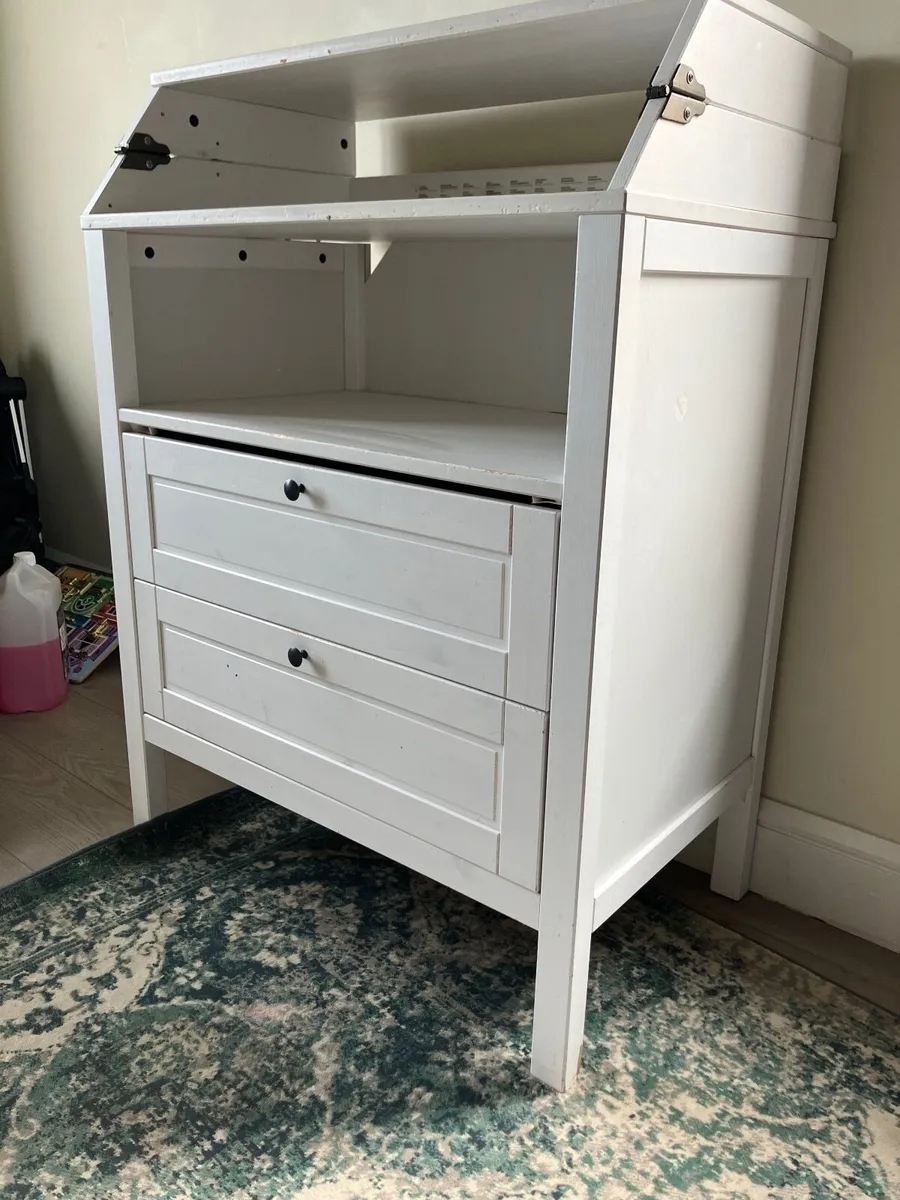Baby changing table - Image 4