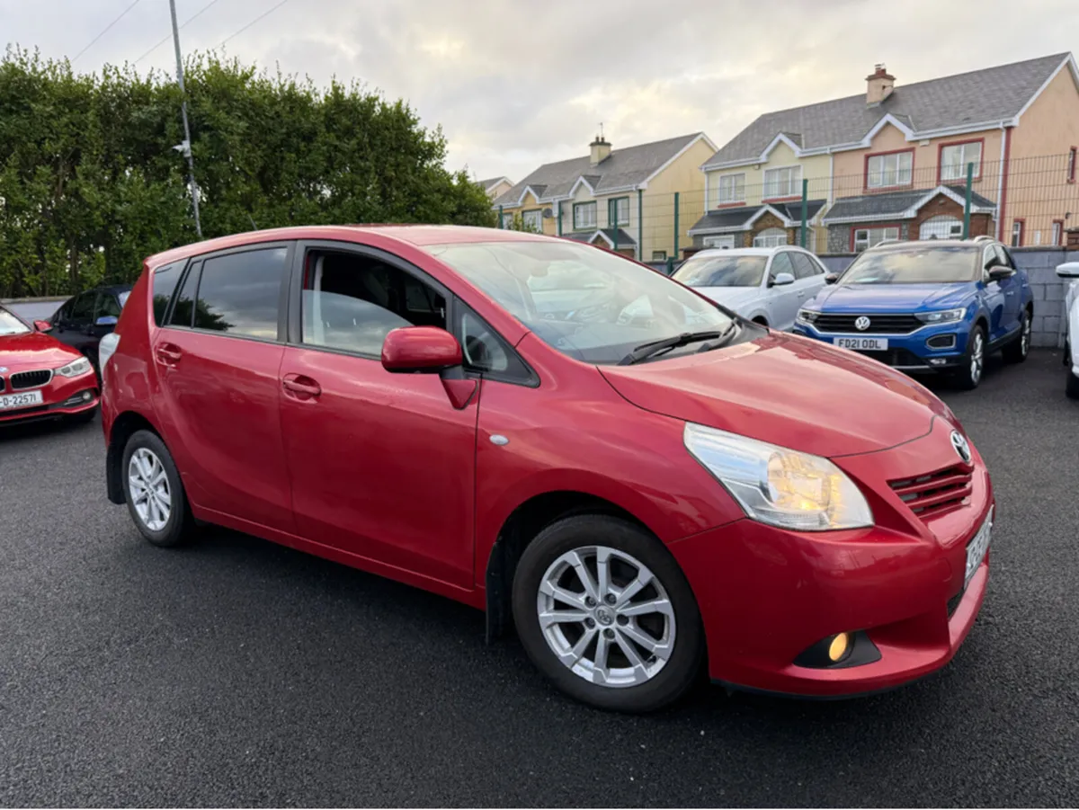 Toyota Verso 2.0 D-4D TR 5DR 125BHP - Image 1