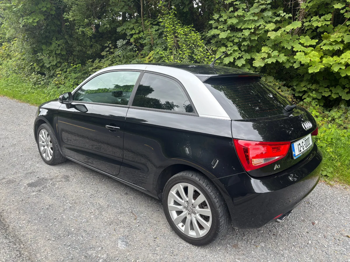 Audi A1 TFSI S-TRONIC 2012 - Image 4