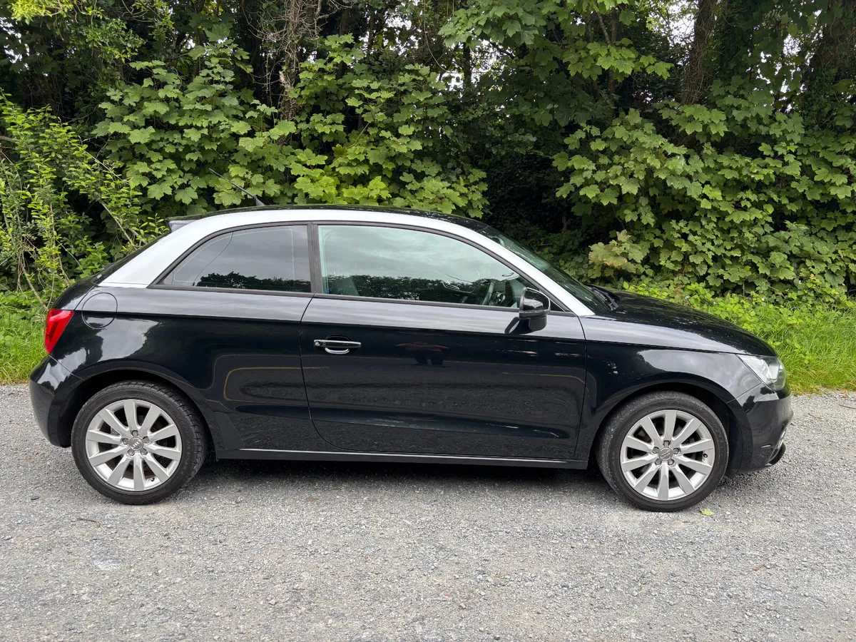 Audi A1 TFSI S-TRONIC 2012 - Image 2