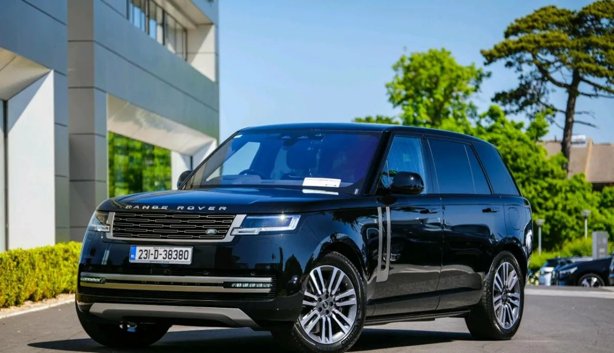 2023 RANGE ROVER P440e PLUG IN  HYBRID LWB - Image 2