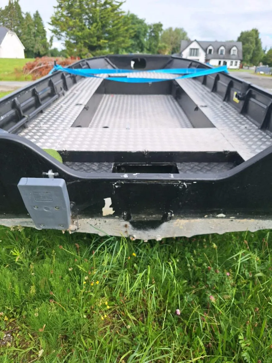 17 aluminium boat - Image 4