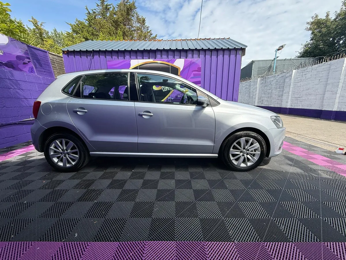 Volkswagen Polo 2015 automatic - Image 4