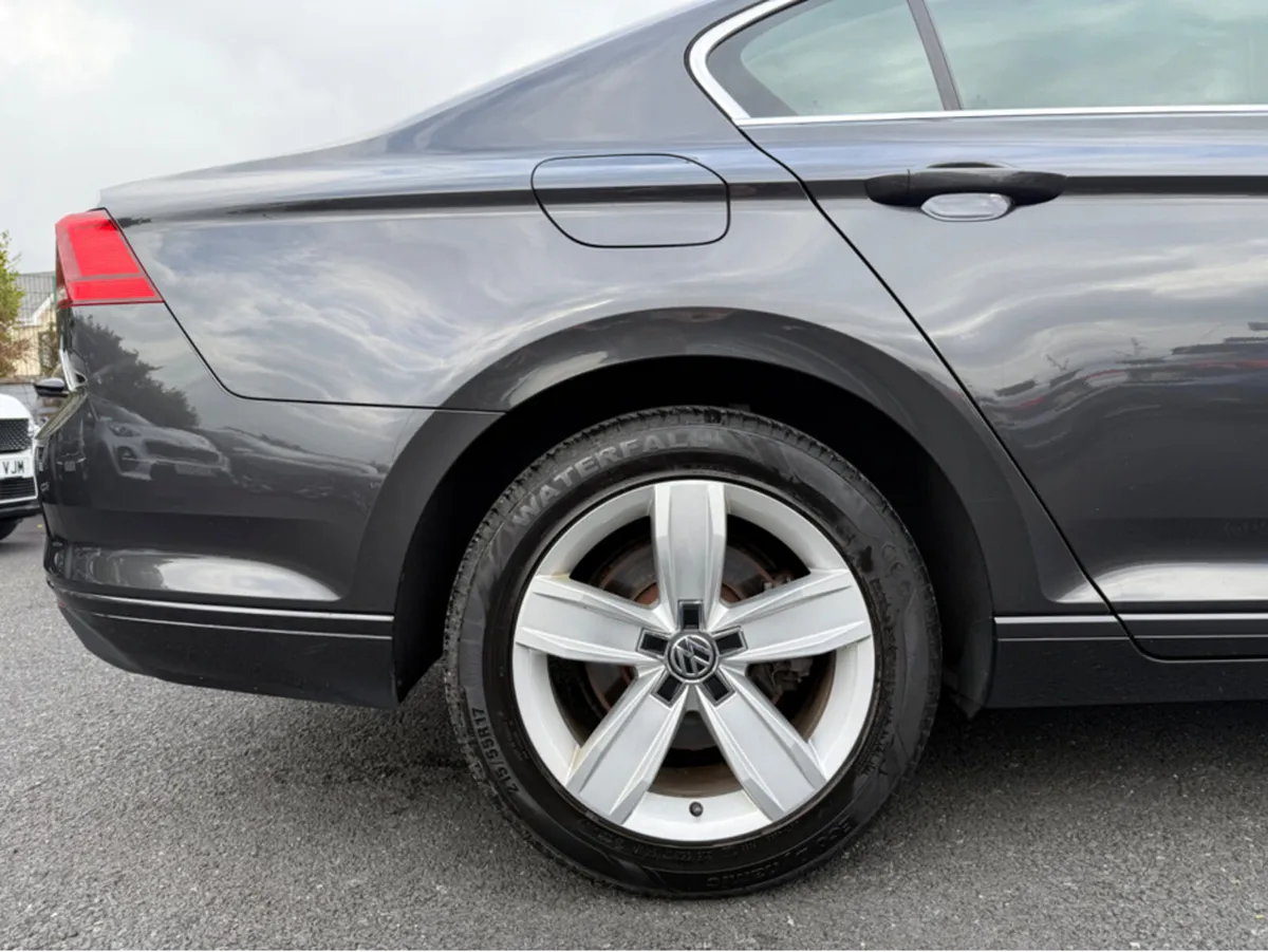 Volkswagen Passat SE TDI S-A - Image 4