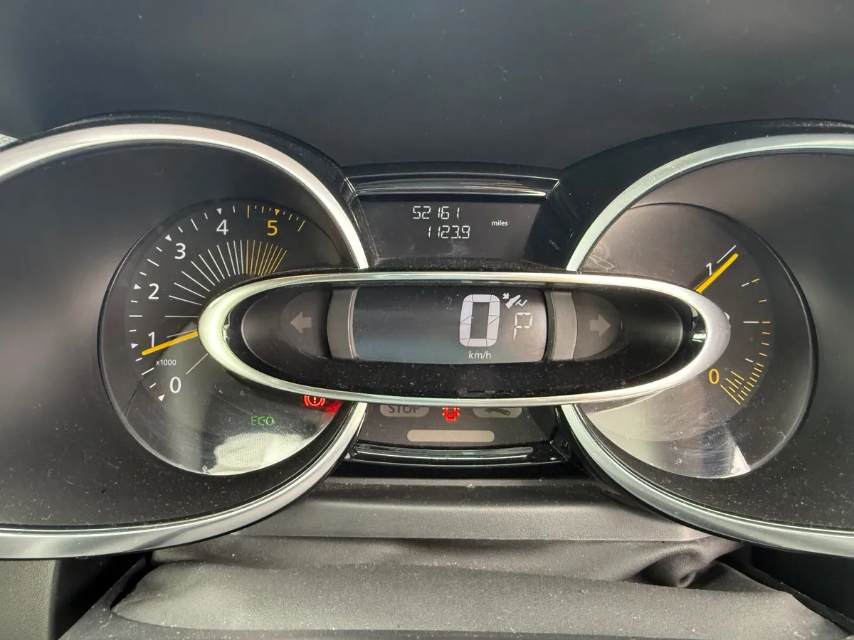 Renault Clio 2016 - Image 2