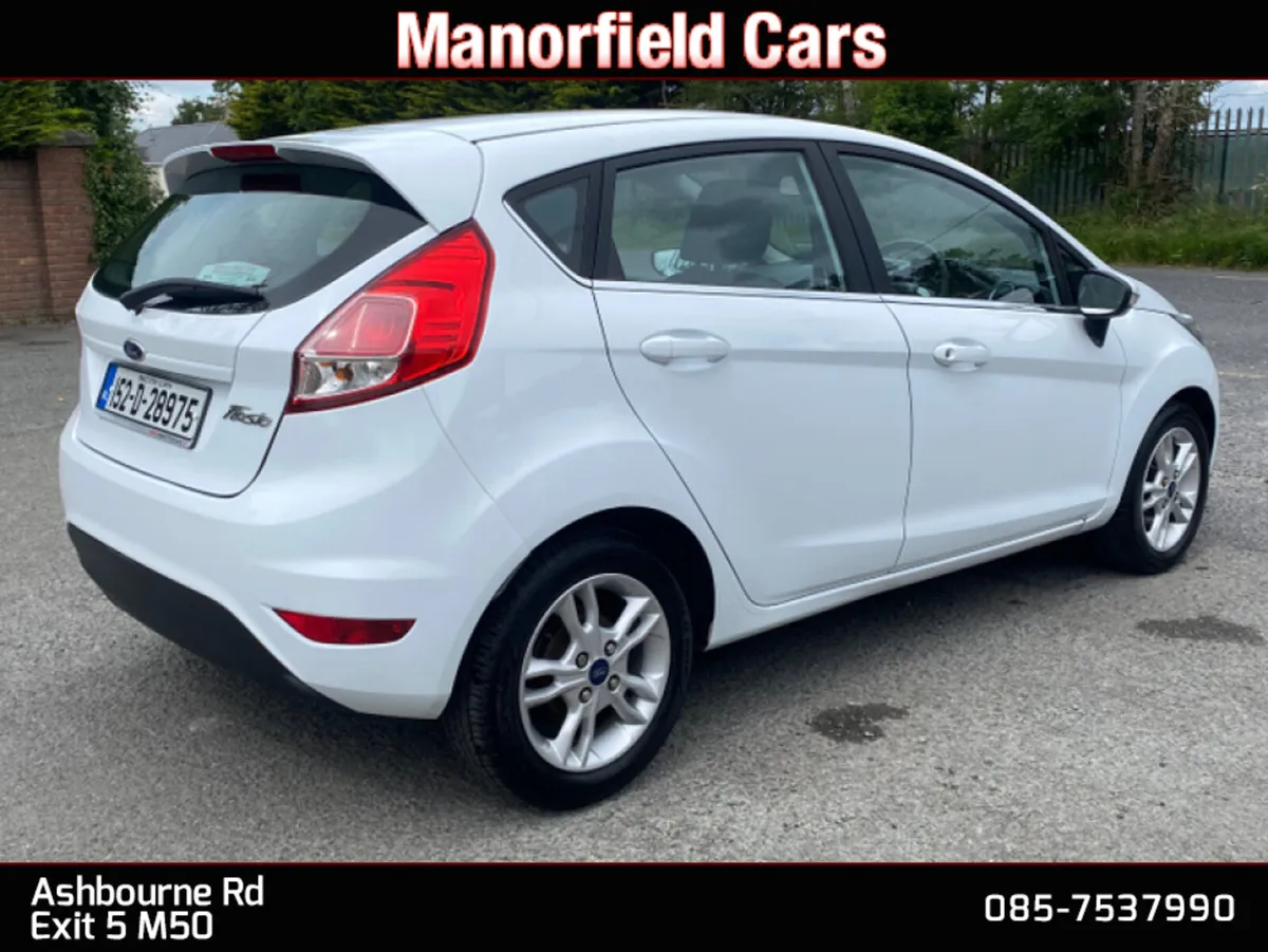 2015 152 Ford Fiesta Zetec 1.25 Petrol 5dr - Image 4