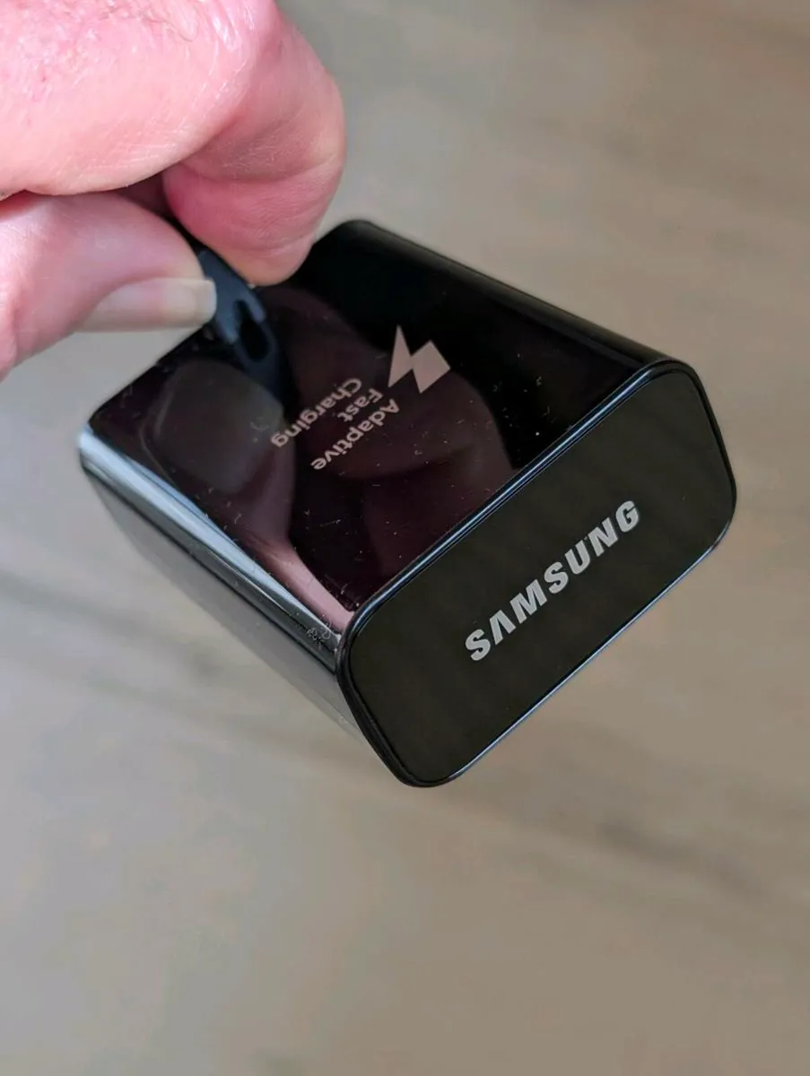 Samsung wireless dual charger - Image 3