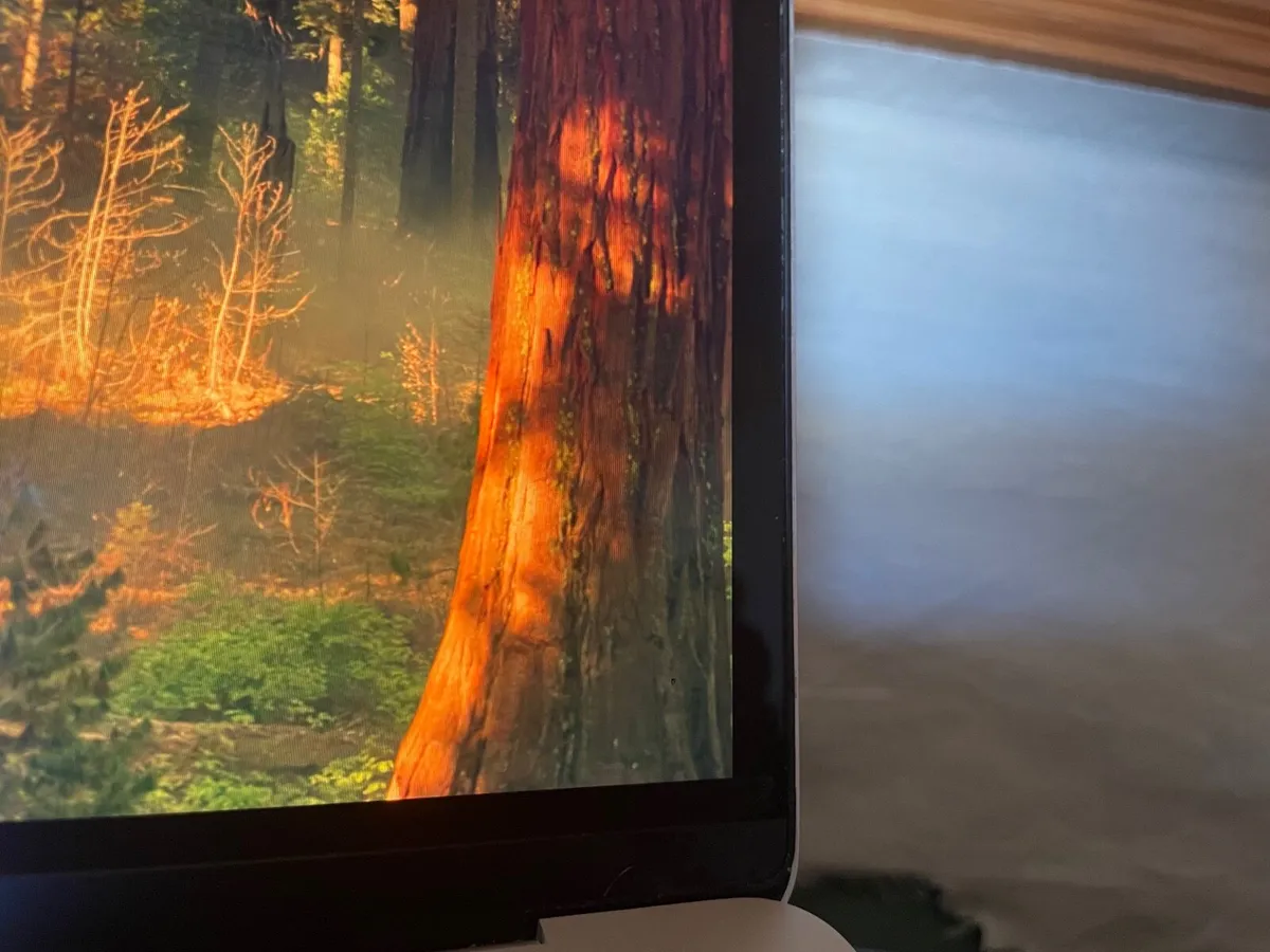 Apple MacBook Pro 2020 - Image 2
