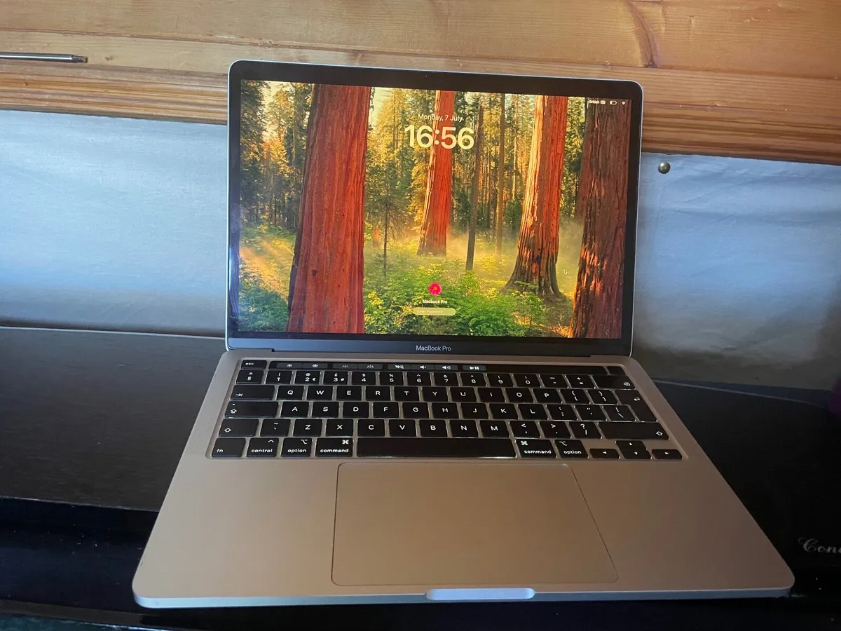 Apple MacBook Pro 2020 - Image 1