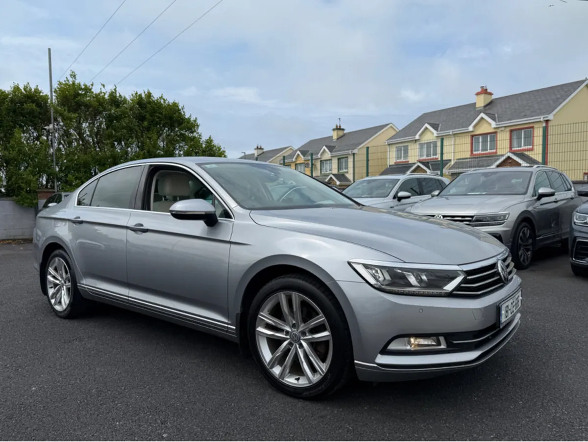 Volkswagen Passat HIGHLINE 1.6 TDI MANUAL 6SPEED F - Image 1