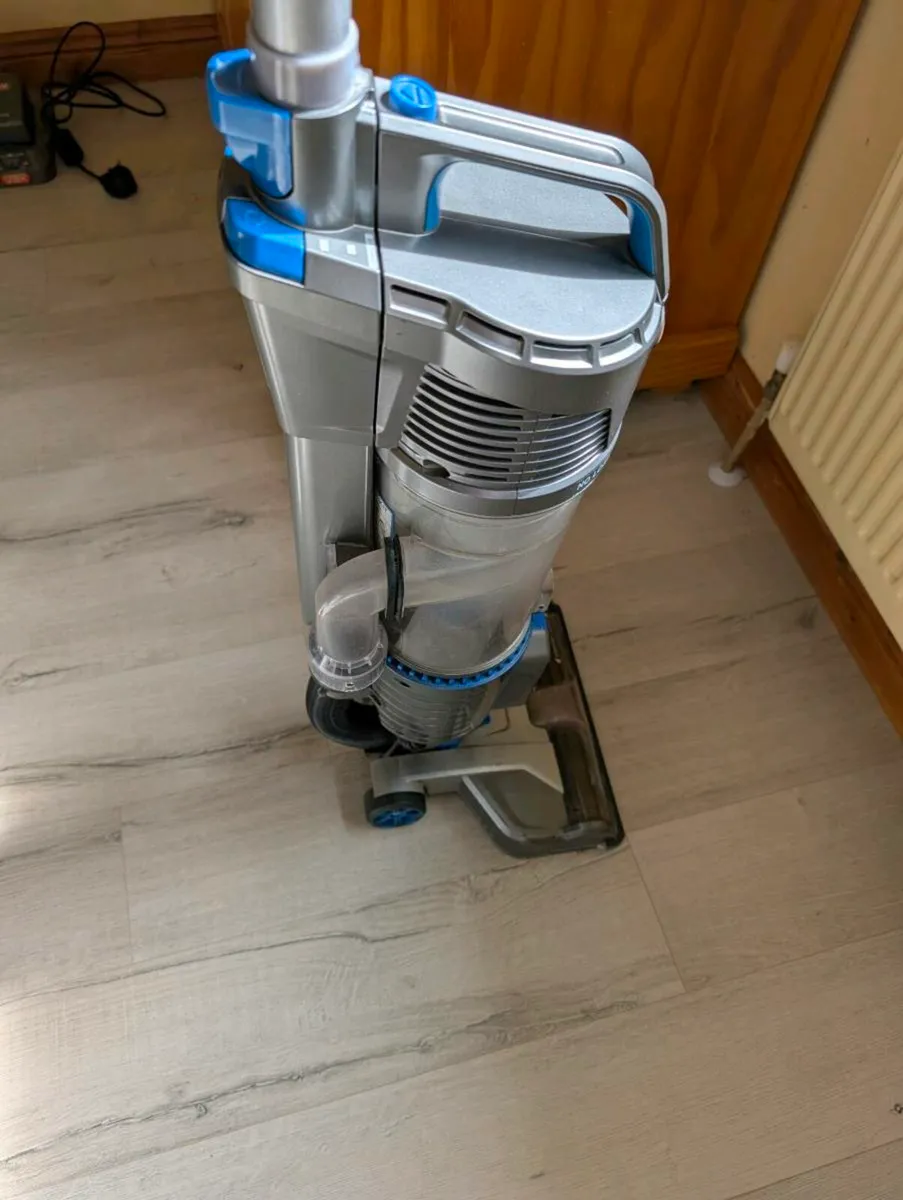Vax cordless vacuum / hoover - Image 2