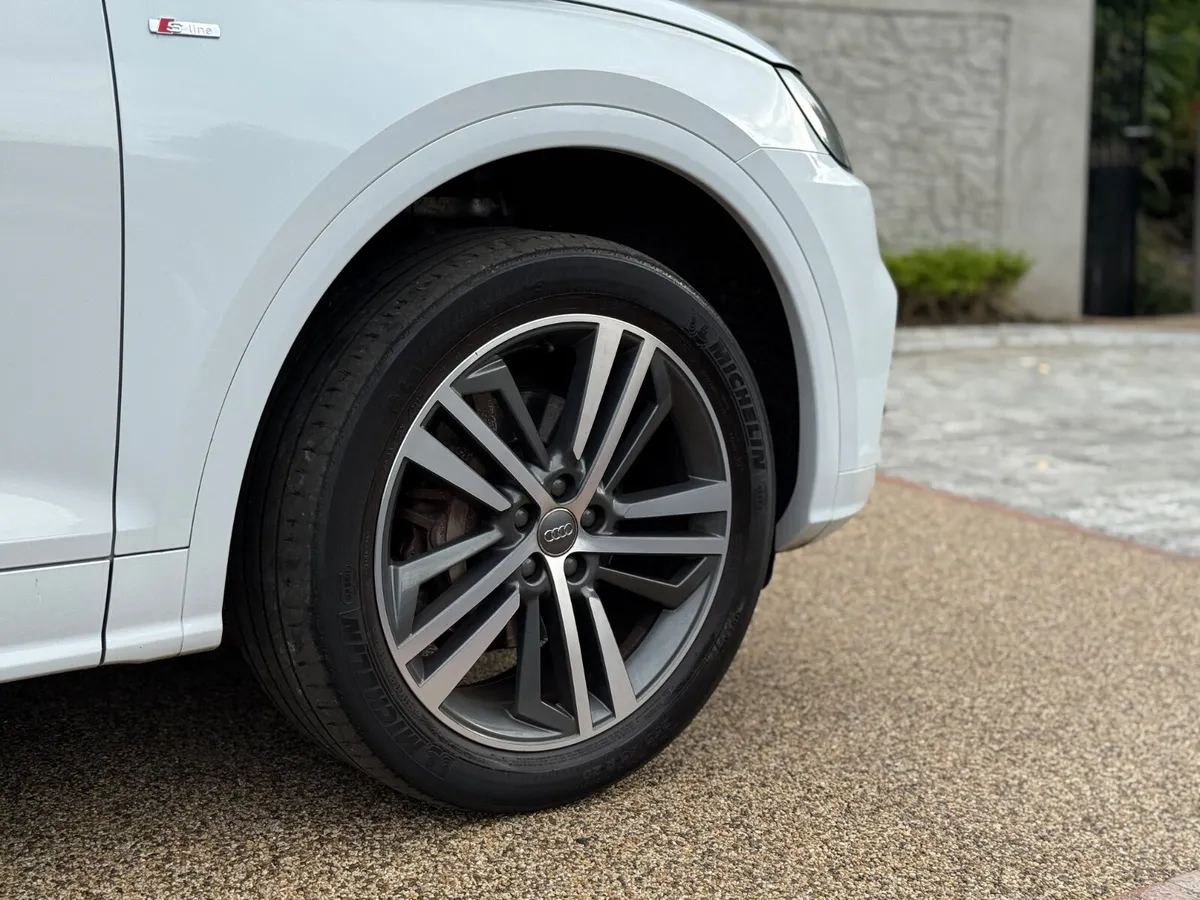 Audi Q5 QUATTRO S LINE 190BHP AUTO - Image 4