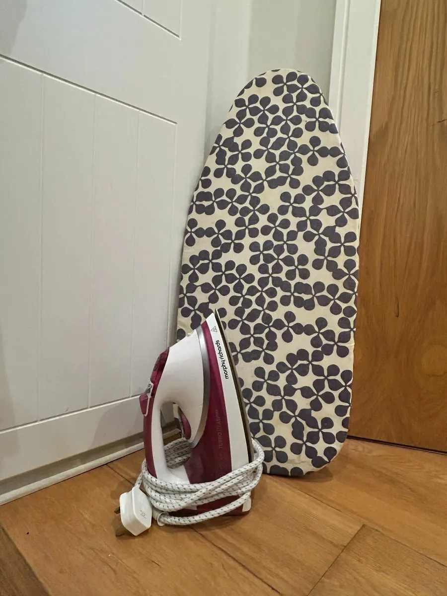 Morphy Richards TurboGlide Steam Iron