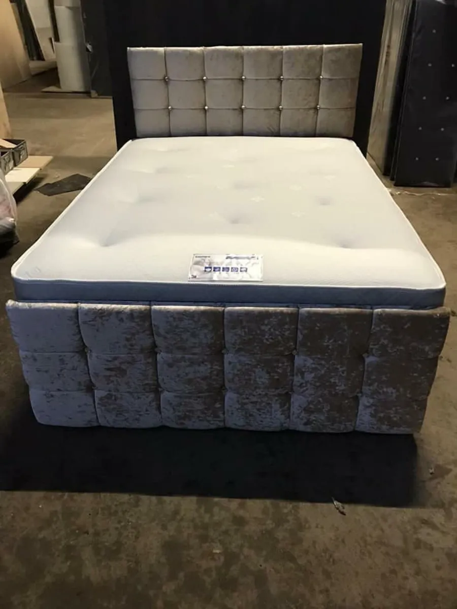 New Chesterfield Sandy Beds With Mattresses - Image 3
